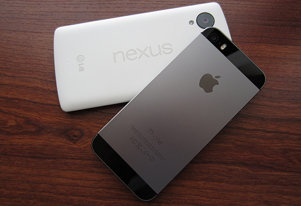 Body Built Comparison of Apple iPhone 5S vs Google Nexus 5