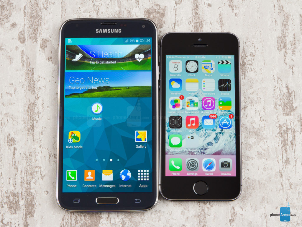 Samsung-Galaxy-S5-vs-Apple-iPhone-5s-01