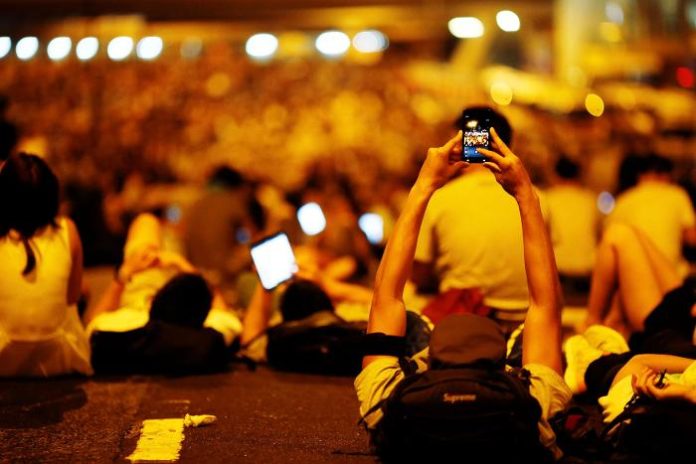 mobile subscribers india Q1 2017